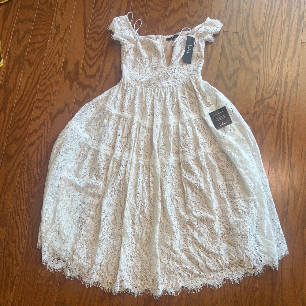 Lulus XS beautiful cream colored lace dress NWT - Picture 10 of 13